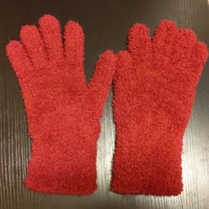 Maroon/fuschia fluffy winter gloves